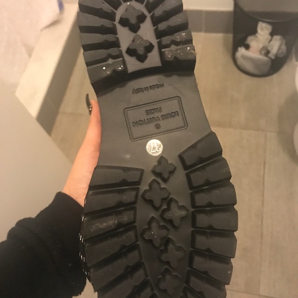 Louis Vuitton size 37 boots - Picture 2 of 4